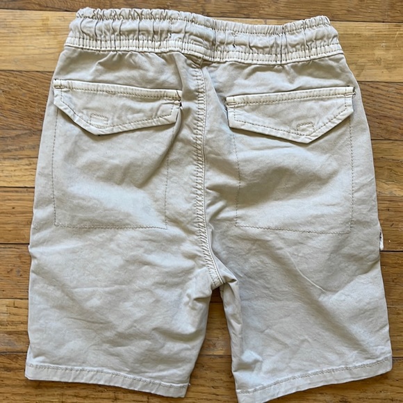 Boys khaki cargo shorts - Picture 3 of 3
